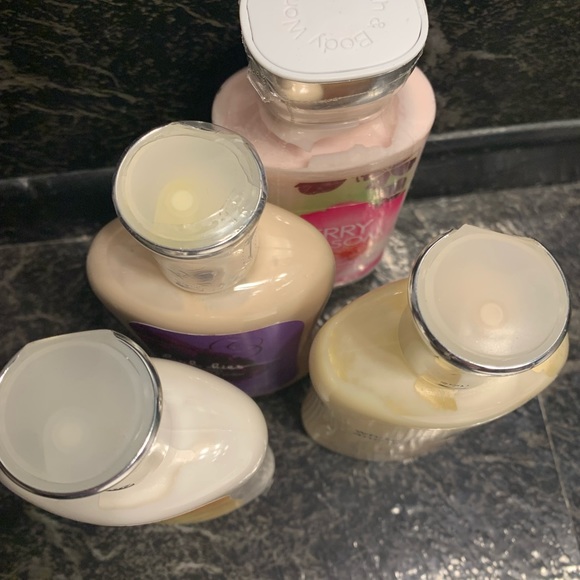 ɓαϯհ&ɓσδψ ʆσϯίση ɓմηδʆε - Picture 3 of 3